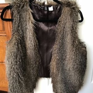 H&M Faux fur vest
